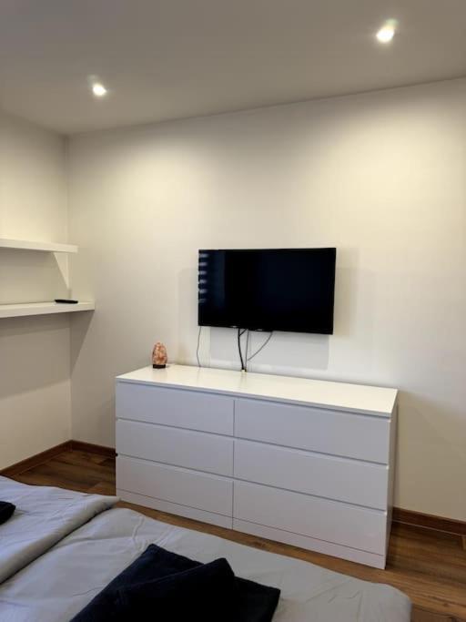 Modern Apartment In City Centre Banská Bystrica Buitenkant foto
