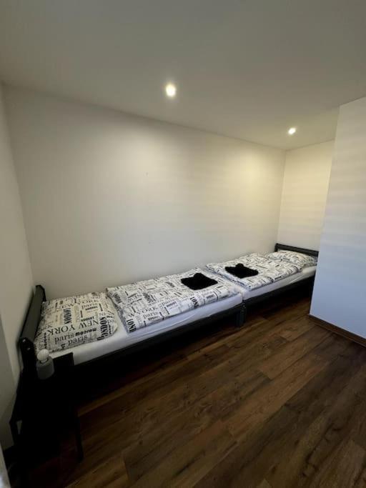Modern Apartment In City Centre Banská Bystrica Buitenkant foto